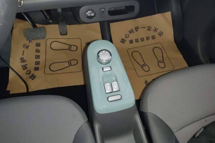 Used CHANGAN NEVO Lumin 2022 155 km – Refreshingly Sweet Edition Gear Lever