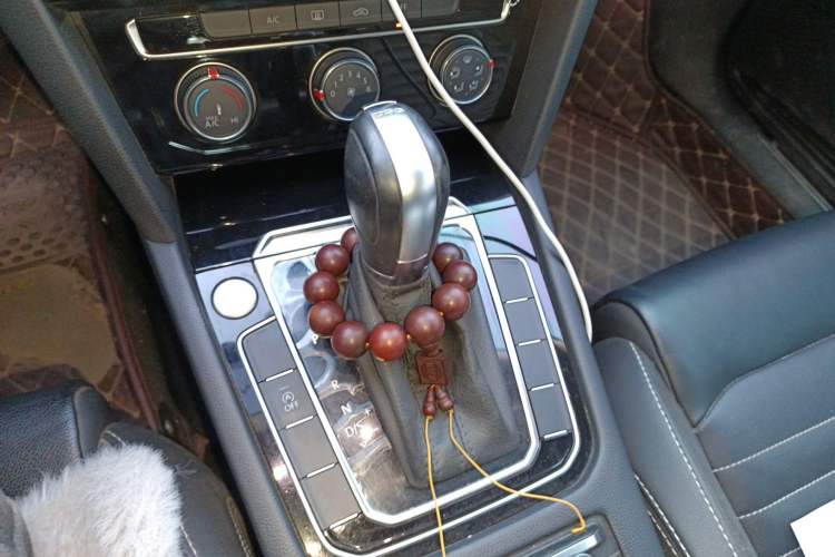 Used Volkswagen Magotan 2020 280TSI DSG Comfort Edition Gear Lever