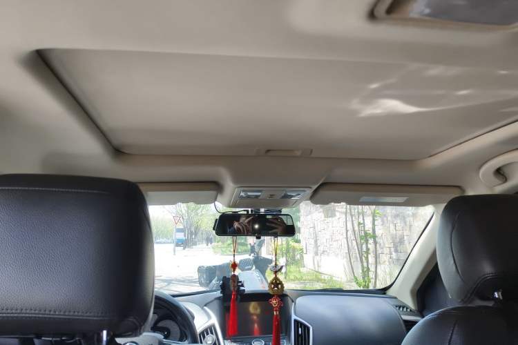 Used Dongfeng Aeolus AX7 2015 2.3L Automatic ZhiZun Version
