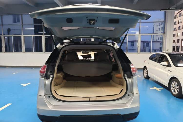 Used Nissan X-Trail 2015 2.0L CVT Comfort MAX Edition 2WD