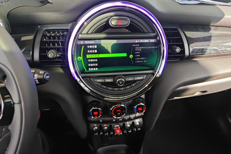 Used MINI MINI 2019 1.5T COOPER Artist
