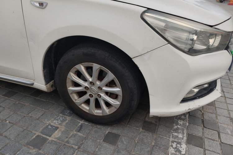 Used GAC Trumpchi GA3S Vision 2014 1.6L Manual Elite Edition Right Front Wheel Hub