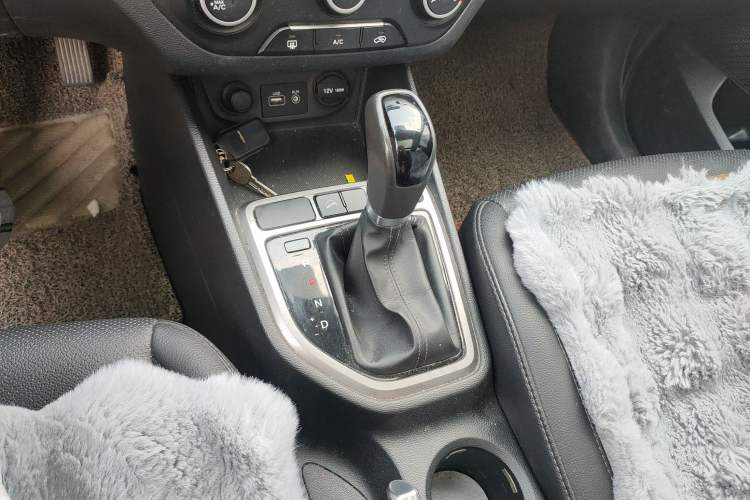 Used Hyundai ix25 2015 1.6L Automatic Two-Wheel Drive Smart GLS Trim