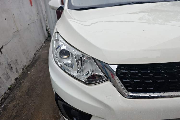 Used BAIC Senova X35 2016 1.5L Manual Luxury Edition Right Front Headlight