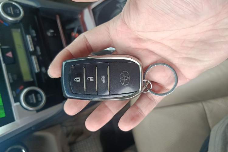 Used Toyota Camry 2012 2.5G Luxury Edition Vehicle Key