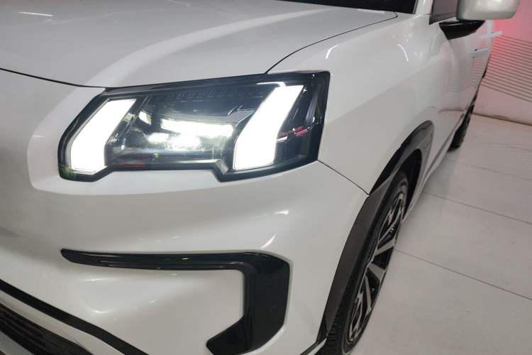 Used AION V 2024 Aion Tyrannosaurus 650 Smart Luxury Edition