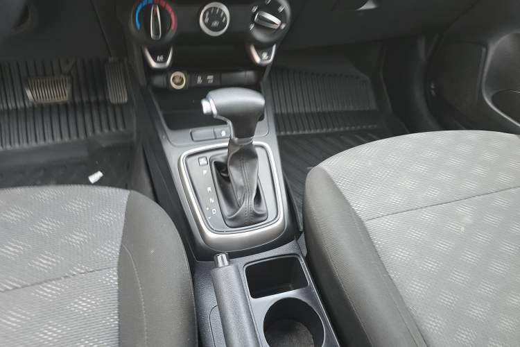 Used Kia K2 2019 Sedan 1.4L Automatic Transmission 15th Anniversary Special Edition GLS China VI Standard