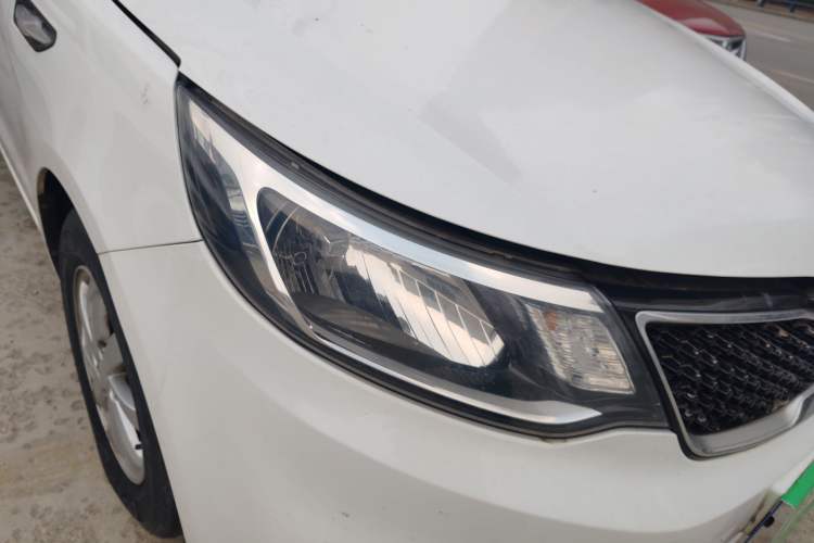 Used Kia K2 2015 Sedan 1.4L MT GLS