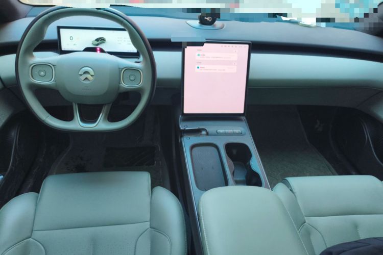 Used Nio ET5T 2023 75 kWh Touring Center Console