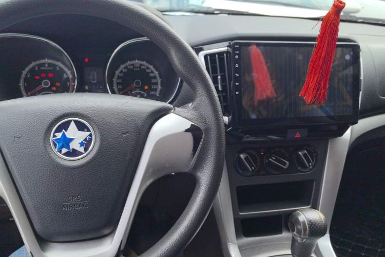 Used Venucia T70 2015 2.0L CVT Smart Choice Edition
