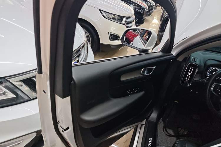 Used Volvo XC40 2020 T4 Four-Wheel Drive Smart Luxury Edition Interior 7