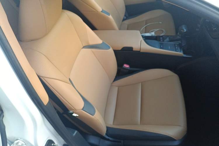 Used Lexus ES 2021 200 Excellence Edition
