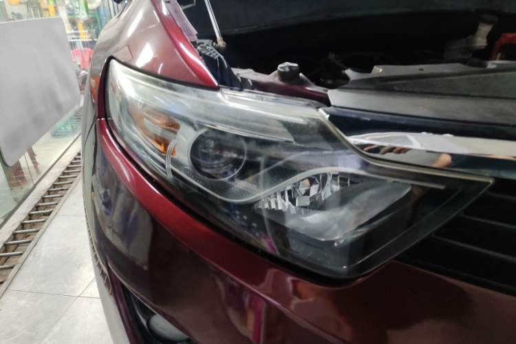 Used Soueast DX7 2015 1.5T Automatic Prestige Model Right Front Headlight