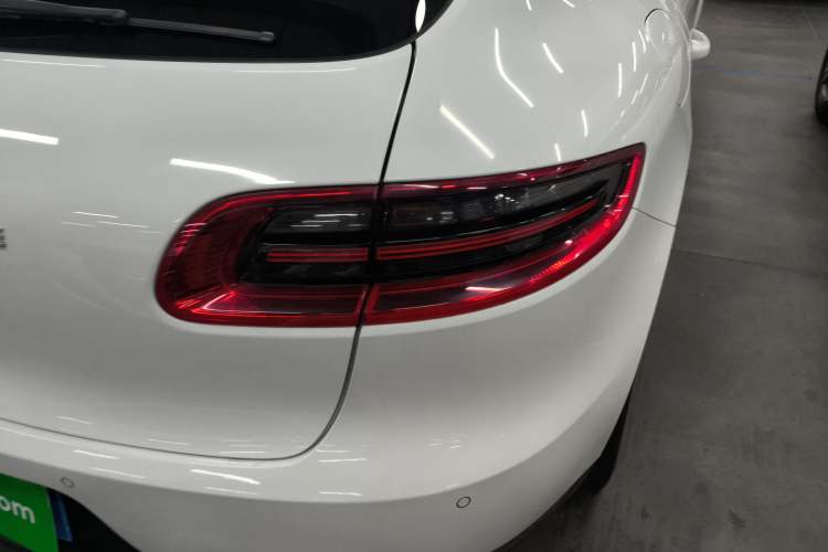 Used Porsche Macan 2017 Macan 2.0T Right Rear Taillight
