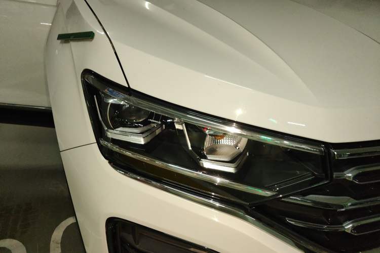 Used Volkswagen Tayron 2019 Teramont Edition 280TSI Two-Wheel Drive Luxury Model China VI Standard Right Front Headlight