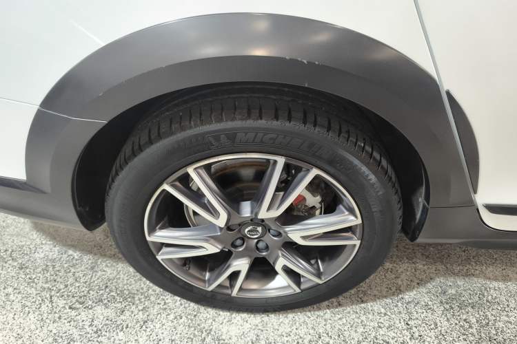 Used Volvo V90 2017 Cross Country T5 AWD Prestige Edition
