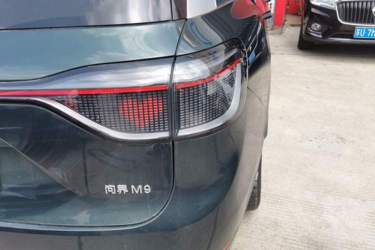 Used Hima AITO M9 2024 Range-Extended Ultra Version 42 kWh 6-Seater Model Right Rear Taillight
