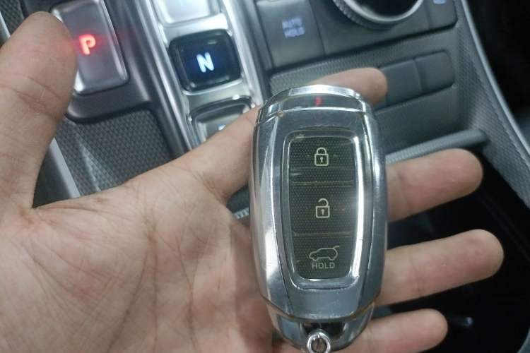 Used Hyundai Santa Fe 2023 Traveler 380T GDi Automatic Two-Wheel Drive GLX Elite Edition Vehicle Key