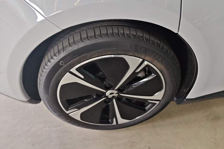 Used Nio ET5T 2024 75kWh Touring Right Rear Wheel Hub