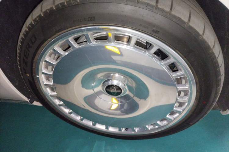 Used Hima S800 2025 Model, Range-Extended Starlight Executive Edition, 4 Seats
