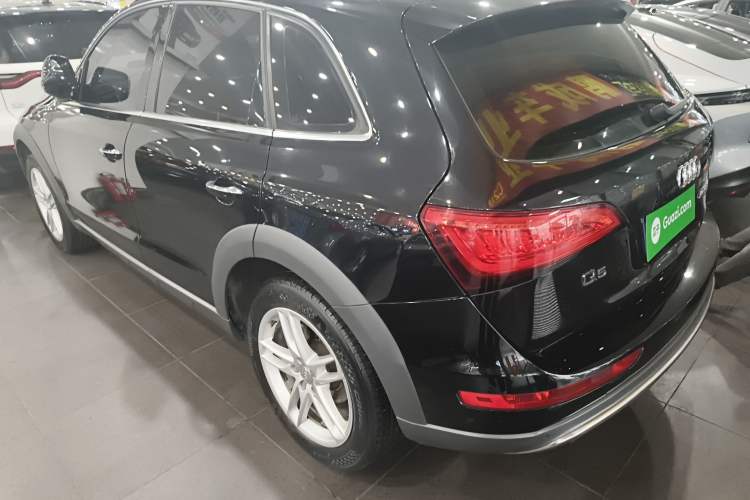 Used Audi Q5 2017 Plus 40 TFSI Technology Model