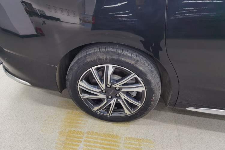 Used SAIC MAXUS G90 2022 2.0T Starry Seven-Seater