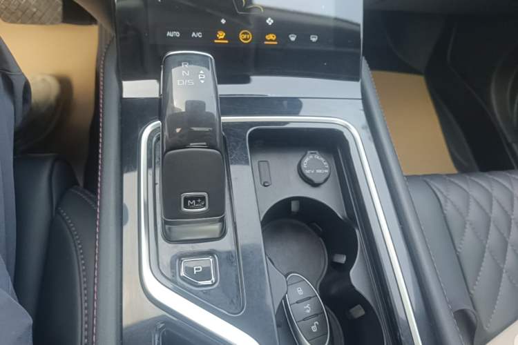 Used Bestune T99 2020 20TD Automatic Premium Edition Gear Lever