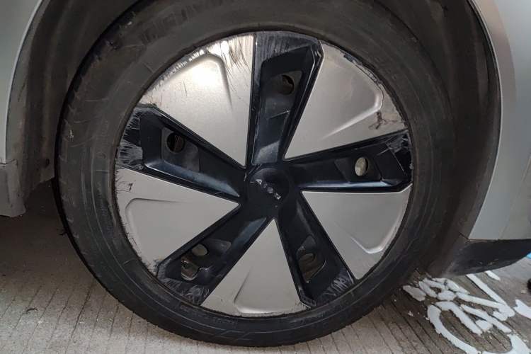 Used AION Y 2023 Plus 510 Enjoy Edition Right Front Wheel Hub