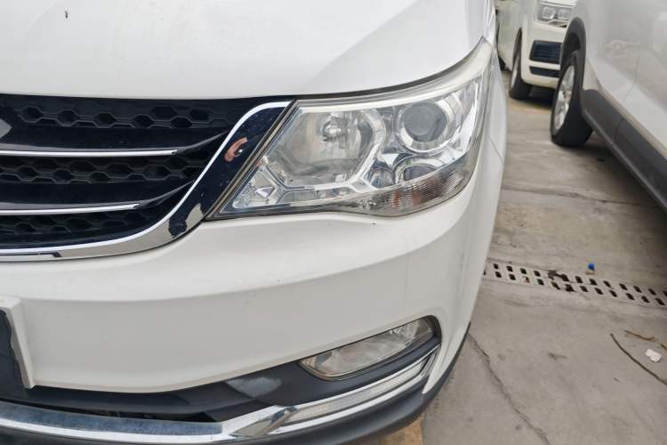 Used Baojun 730 2016 1.5T Manual Comfort Version 7 Seats