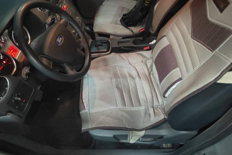 Used Ford Focus 2013 Hatchback Classic 1.8L Automatic Base Model
