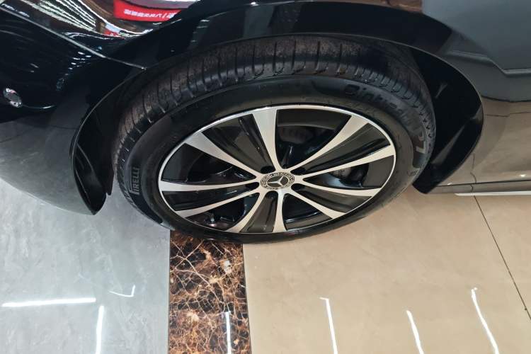 Used Mercedes-Benz E-Class New Energy 2023 E 350 e L Plug-in Hybrid Sports Sedan Exterior 4