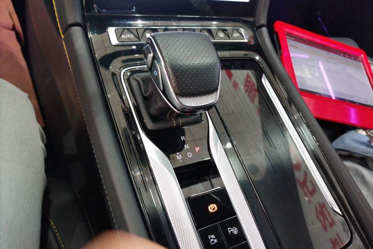 Used Hongqi H6 2023 2.0T ZhiZhen Edition
