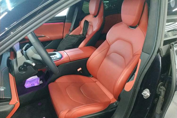 Used Xiaomi Auto SU7 2024 Four-Wheel Drive Ultra-Long Range Advanced Intelligent Driving Max Edition