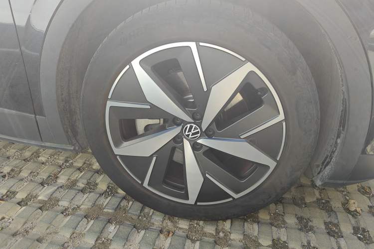 Used Volkswagen ID.4 CROZZ 2021 Long-Range Lite PRO Two-Wheel Drive Version Right Front Wheel Hub