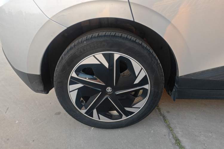 Used MG 4 EV 2023 415 km Range Sea-Faring Champion Edition Right Rear Wheel Hub