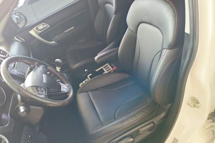 Used Haval H6 2016 Upgraded Model 1.5T Manual Two-Wheel Drive Elite Version Left Front Seat