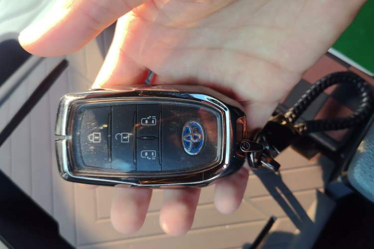 Used Toyota SIENNA 2023 2.5L Hybrid Comfort Edition