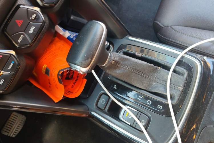 Used GAC Trumpchi GS4 2018 235T Automatic Two-Wheel Drive Luxury Smart Connectivity Version Gear Lever