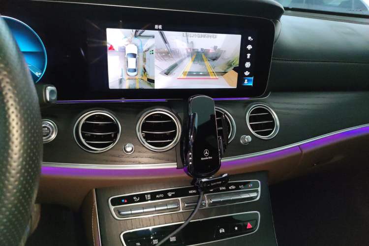 Used Mercedes-Benz E-Class 2022 Revised Version E 300 L Sporty and Stylish Edition Audio And AC Panel