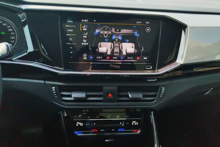 Used Volkswagen Tayron 2021 280TSI Two-Wheel Drive Luxury Smart Connectivity Version Audio And AC Panel