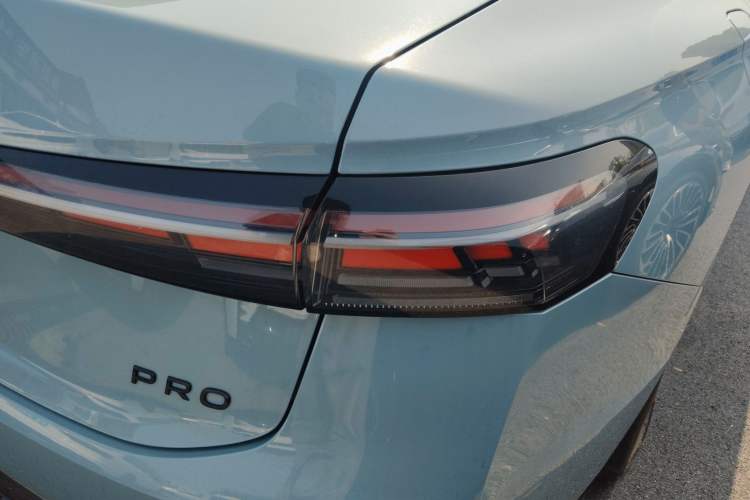 Used Volkswagen Passat 2025 Pro 380TSI Starry Dragon Luxury Edition Right Rear Taillight