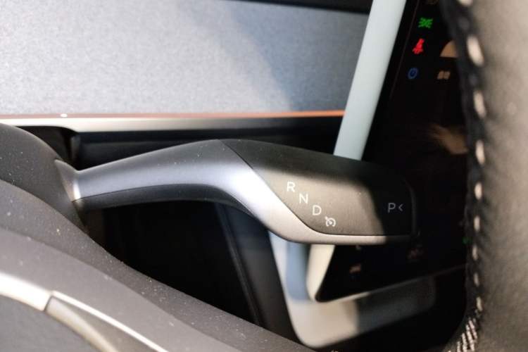 Used Tesla Model Y 2023 Long-Range All-Wheel-Drive Version