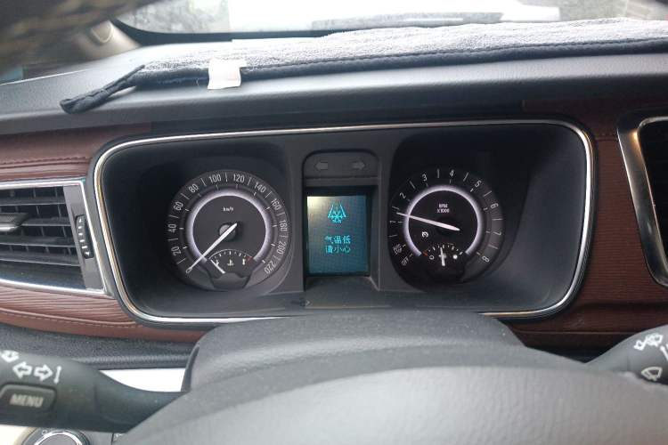 Used Buick GL8 2018 28T Luxury Model China VI Standard
