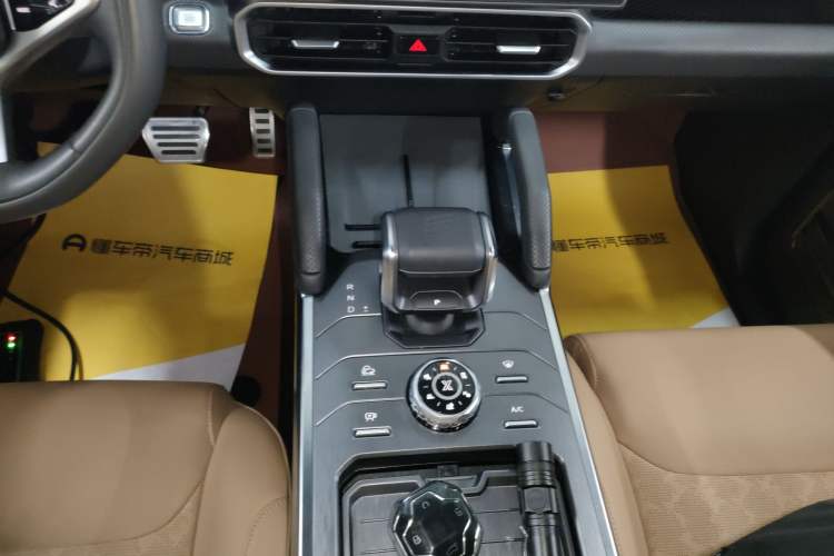 Used JETOUR Traveler 2023 2.0T All-Wheel Drive CrossPRO+