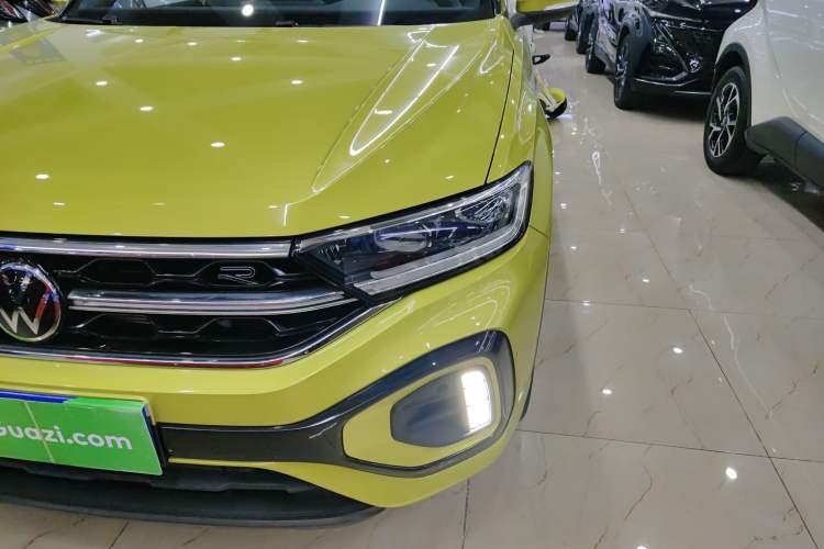 Used Volkswagen T-ROC 2023 300TSI DSG Two-Wheel Drive Starlight Edition
