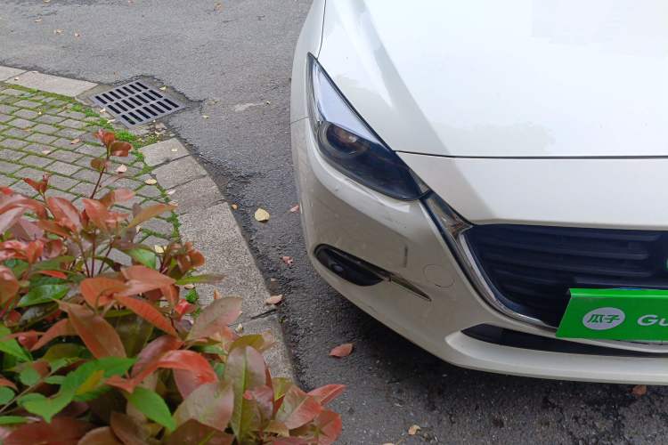 Used Mazda 3 Axela 2019 Cloud-Controlled Sedan 1.5L Automatic Luxury Model China VI Standard Right Front Headlight