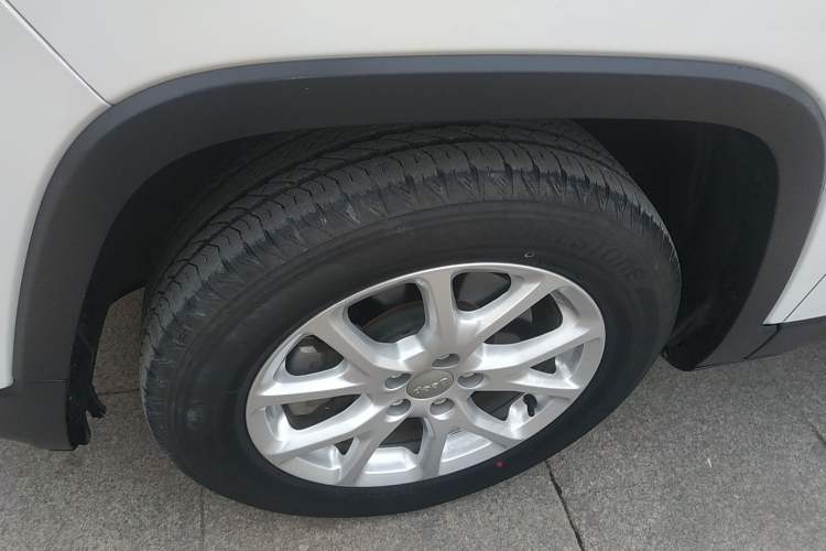 Used Jeep Cherokee 2017 2.0L Superior Edition
