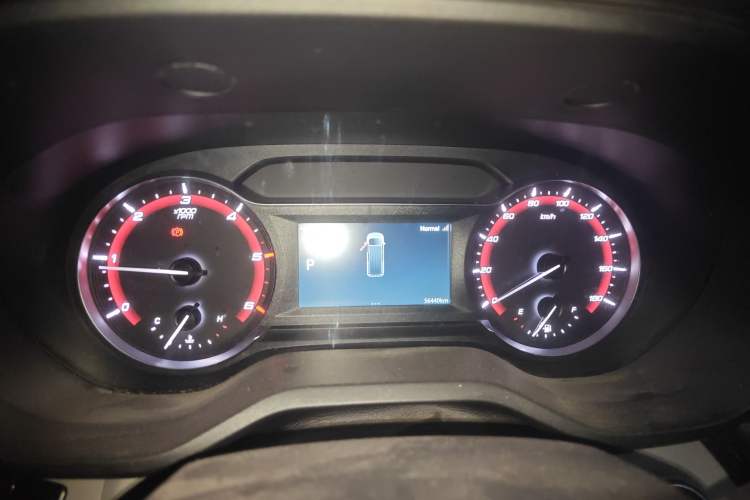 Used SAIC MAXUS Xintu V70 2023 2.0T Elite Edition Automatic Short Wheelbase Low Roof – 5/6 Seats
