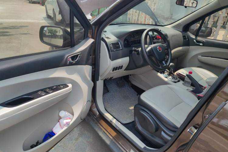 Used FORTHING Joyear XV 2015 1.6L CVT Comfort Model
