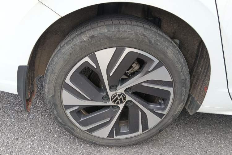 Used Volkswagen Bora 2023 200TSI DSG YueXing PRO Edition Right Rear Wheel Hub
